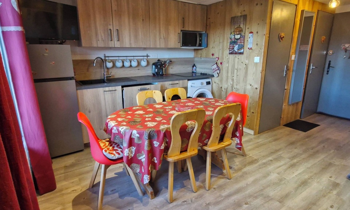 Le Praz de Lys Apartment | Comfortable apartment at the foot of the slopes Le VESINE 6 persons