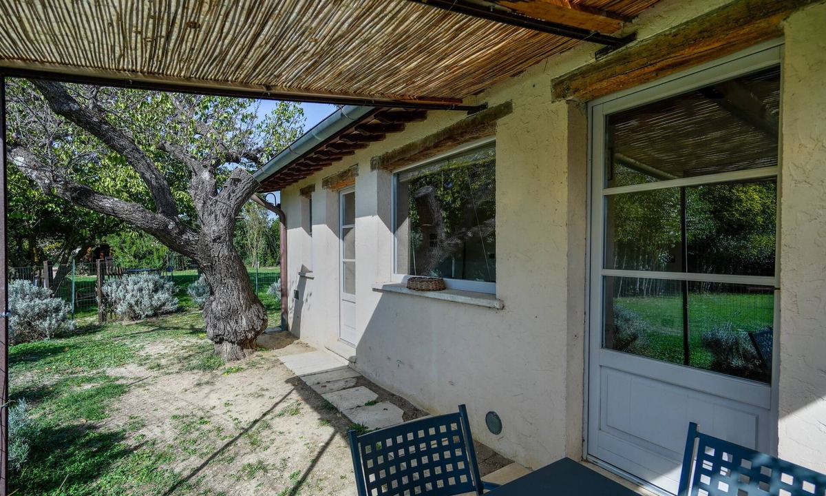 Asciano Apartment | Comfortable apartment in Asciano, A/C,Wi-Fi, ground floor with garden