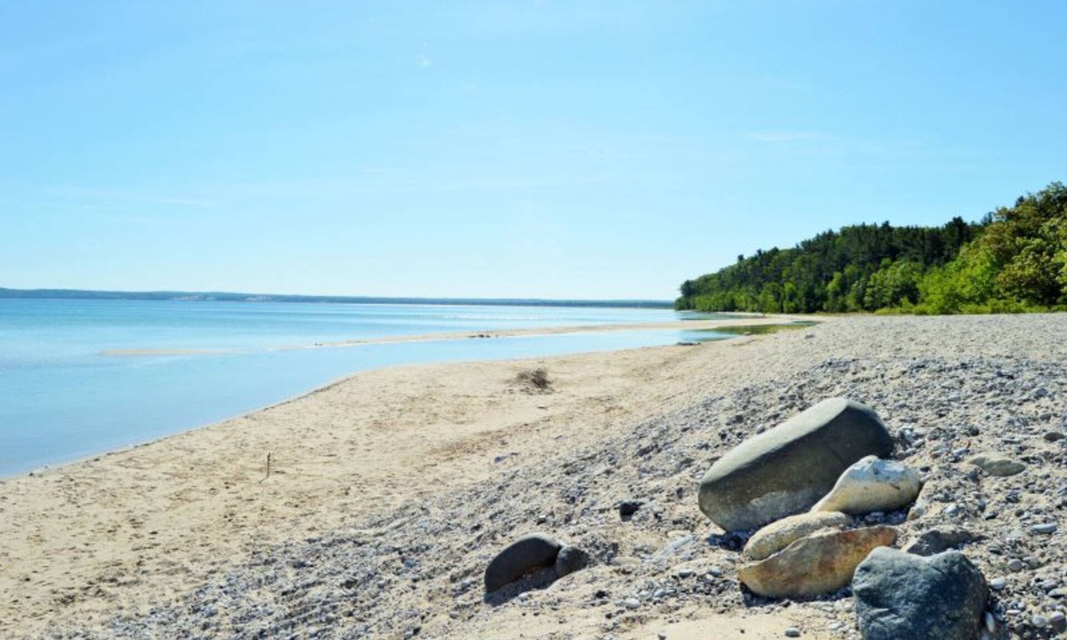 Lake Township House | Comfortable cabin on the Lower Platte with dock, deck, wood stove & fast WiFi
