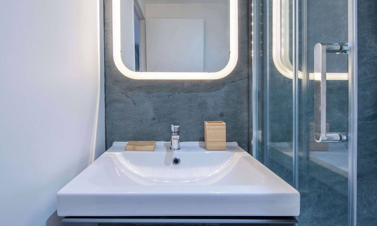 12th Arrondissement Apartment | Comfortable Central Paris Studio Retreat
