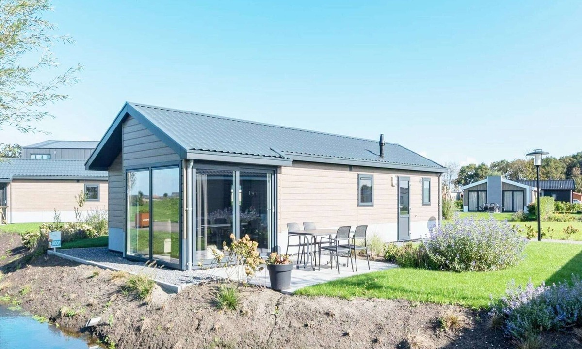 West-Graftdijk House | Comfortable chalet located in the Polder