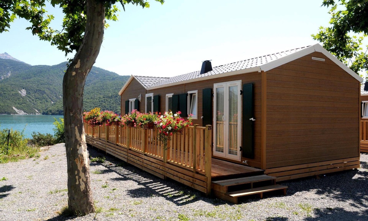 Chorges Apartment | Comfortable chalet on the shores of Lac de Serre-Ponçon