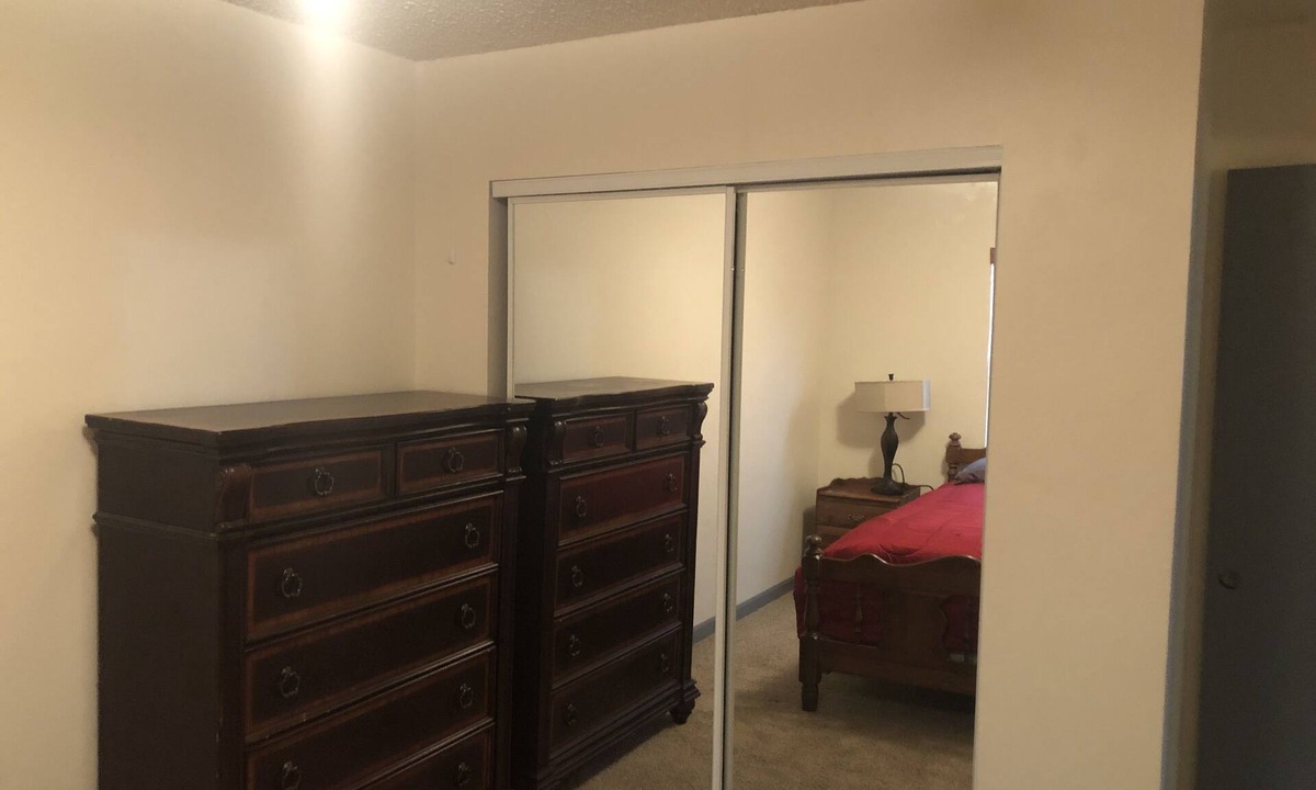 East Colorado Springs Condo | COMFORTABLE CONDO LOCATED CLOSE TO DOWNTOWN AND EASY ACCESS TO I-25