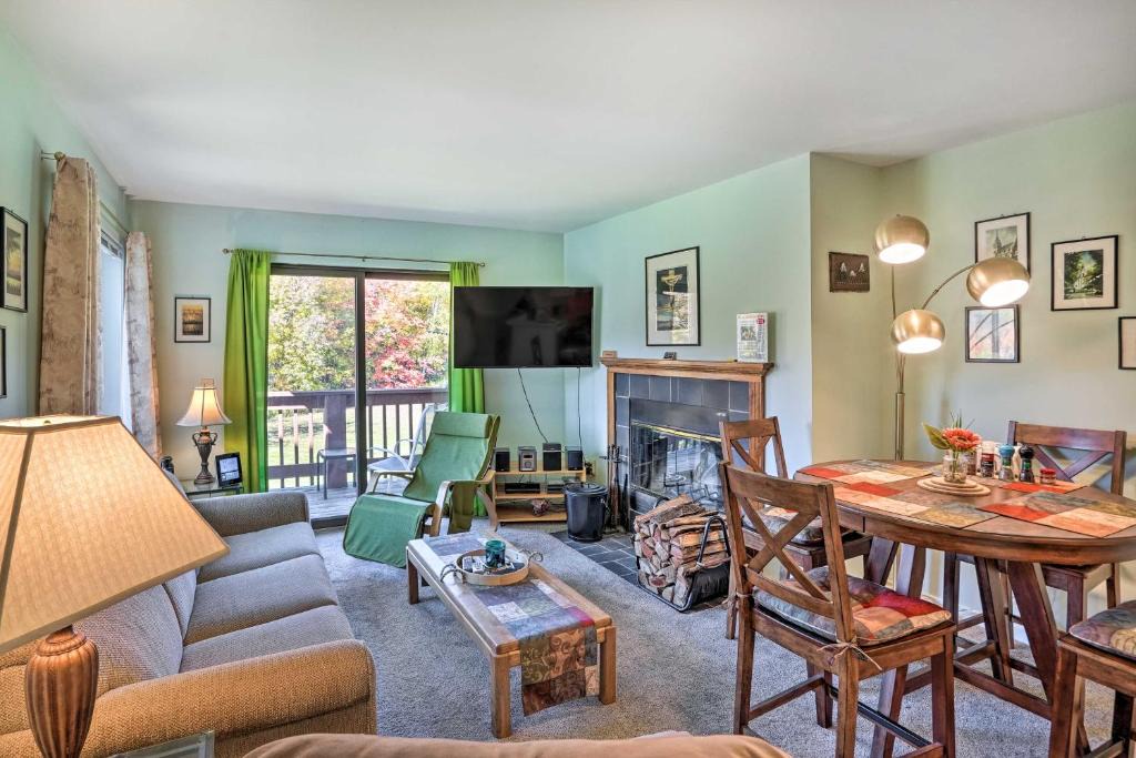 West Dover Apartment | Comfortable Dover Apartment: Walk to Mt Snow!