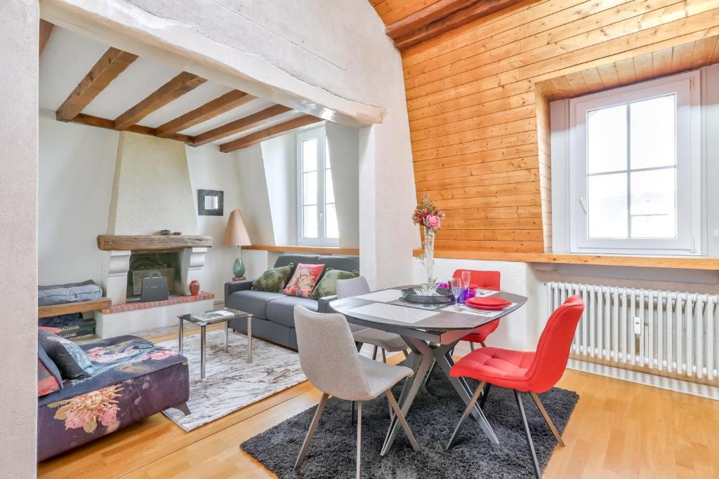 Angers Apartment | Comfortable duplex - In the Heart of Angers for 8
