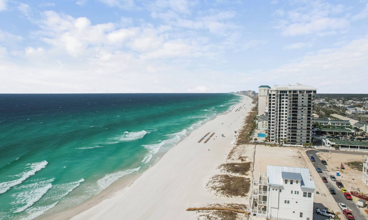 Biltmore Beach House | Comfortable Emerald Coast Retreat! Only 3 minute walk to the white sandy BEACH!