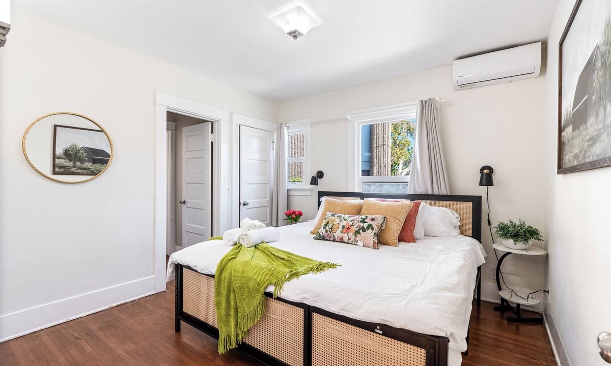 South Pasadena Apartment | Comfortable, easy access, prime location, King-size bed!