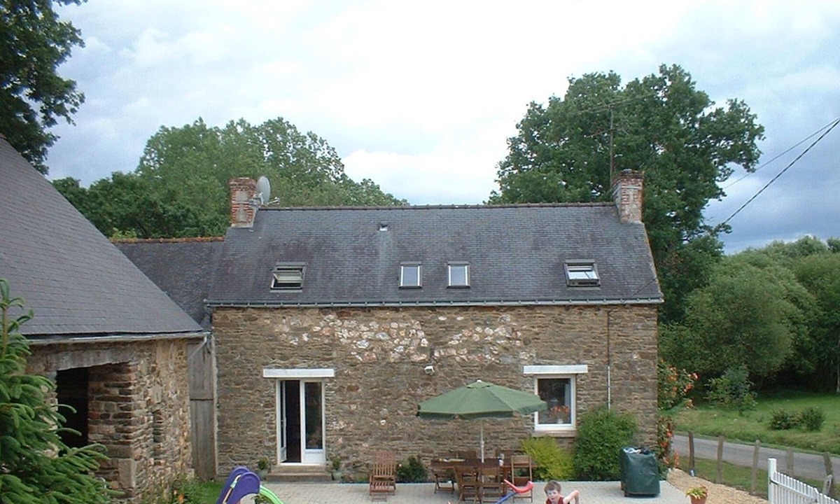 La Ferriere House | Comfortable Family Gite in a small hamlet, sleeping up to 6 with large garden