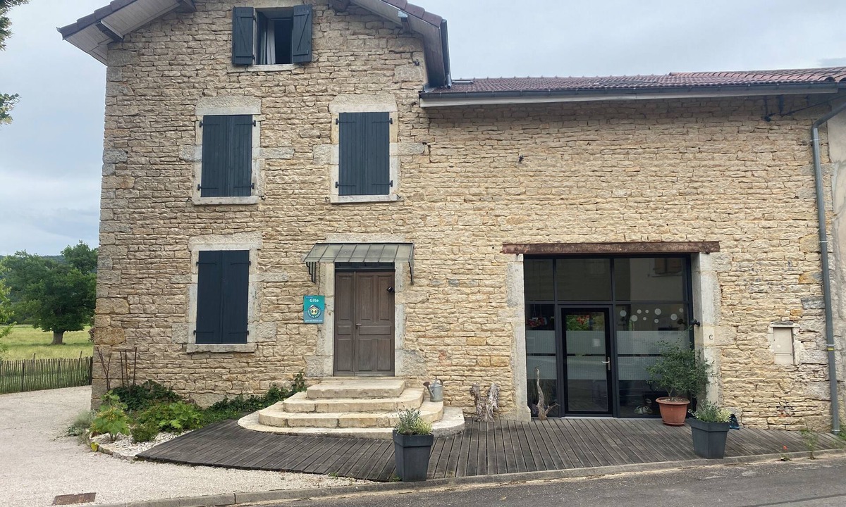 Graye-et-Charnay Apartment | Comfortable gîte in a peaceful mountain setting