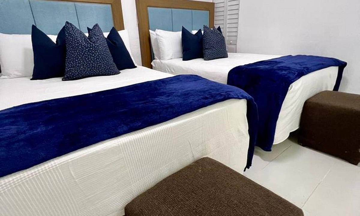 Rio Piedras House | Comfortable Group Stay | Sleeps 5 | Great Location
