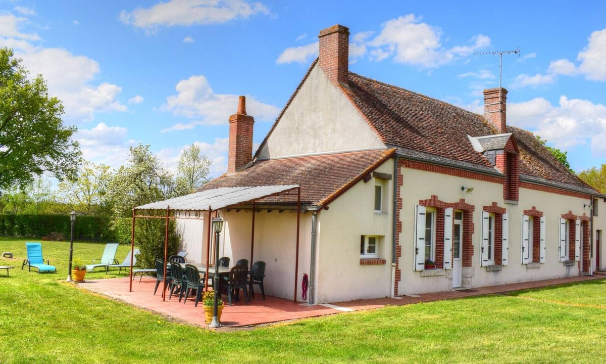 Soings-en-Sologne Cottage | Comfortable house in Sologne with pets allowed and large garden