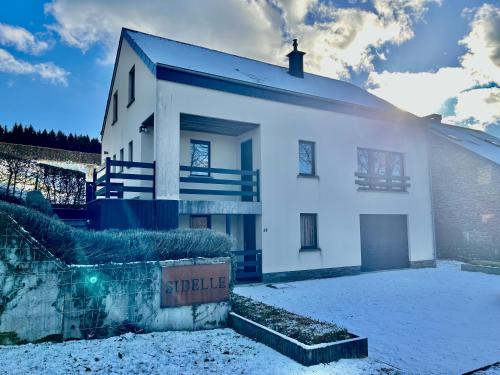 Florenville House | Comfortable holiday cottage in Herbeumont - 5 bedrooms, 3 bathrooms, SAUNA