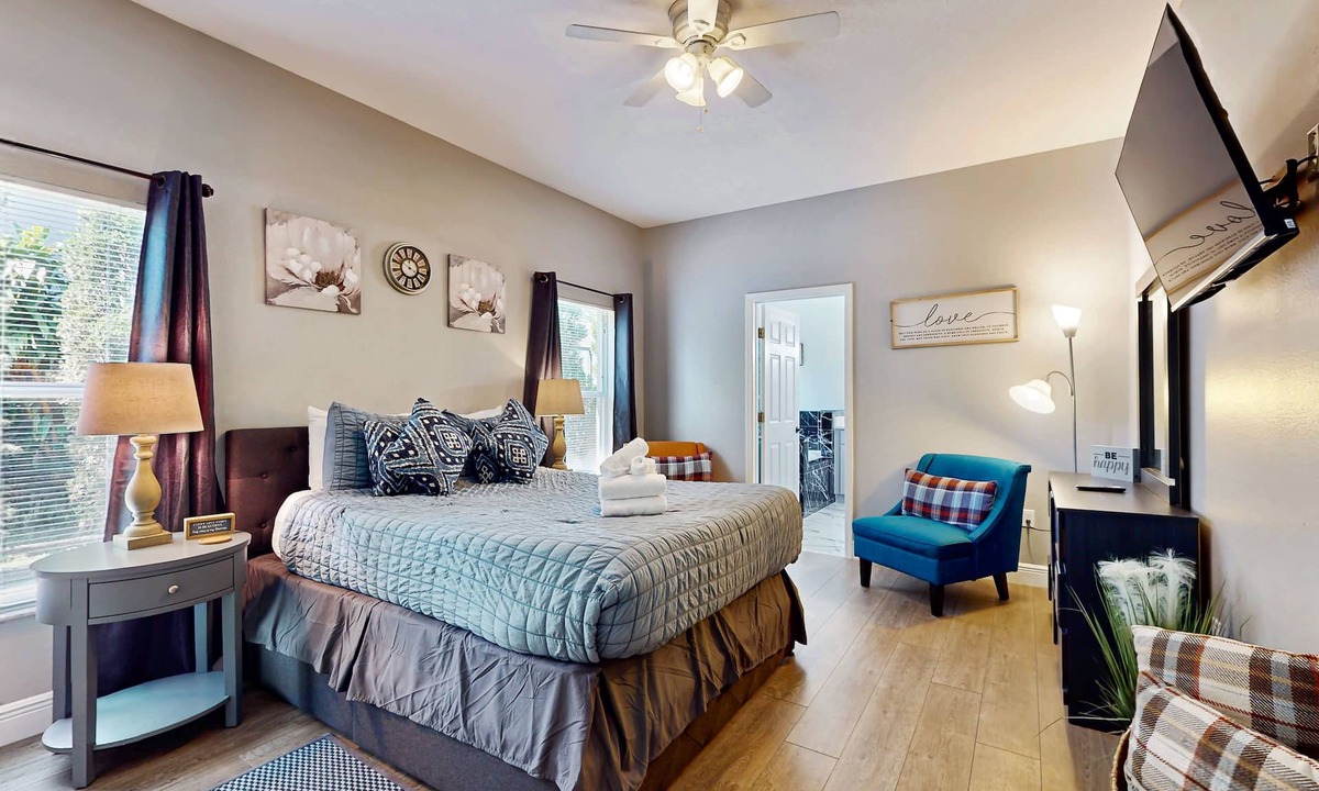 Crescent Lakes House | Comfortable home with private pool, central AC, washer/dryer & patio