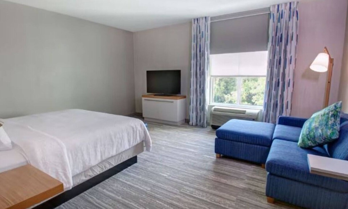 Wesley Chapel Hotel | Comfortable Hotel Near Dining, Retail & Entertainment in Wesley Chapel