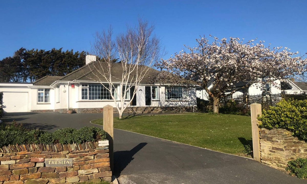 Constantine Bay House | Comfortable House In Lovely Holiday Area With Everything You Require!
