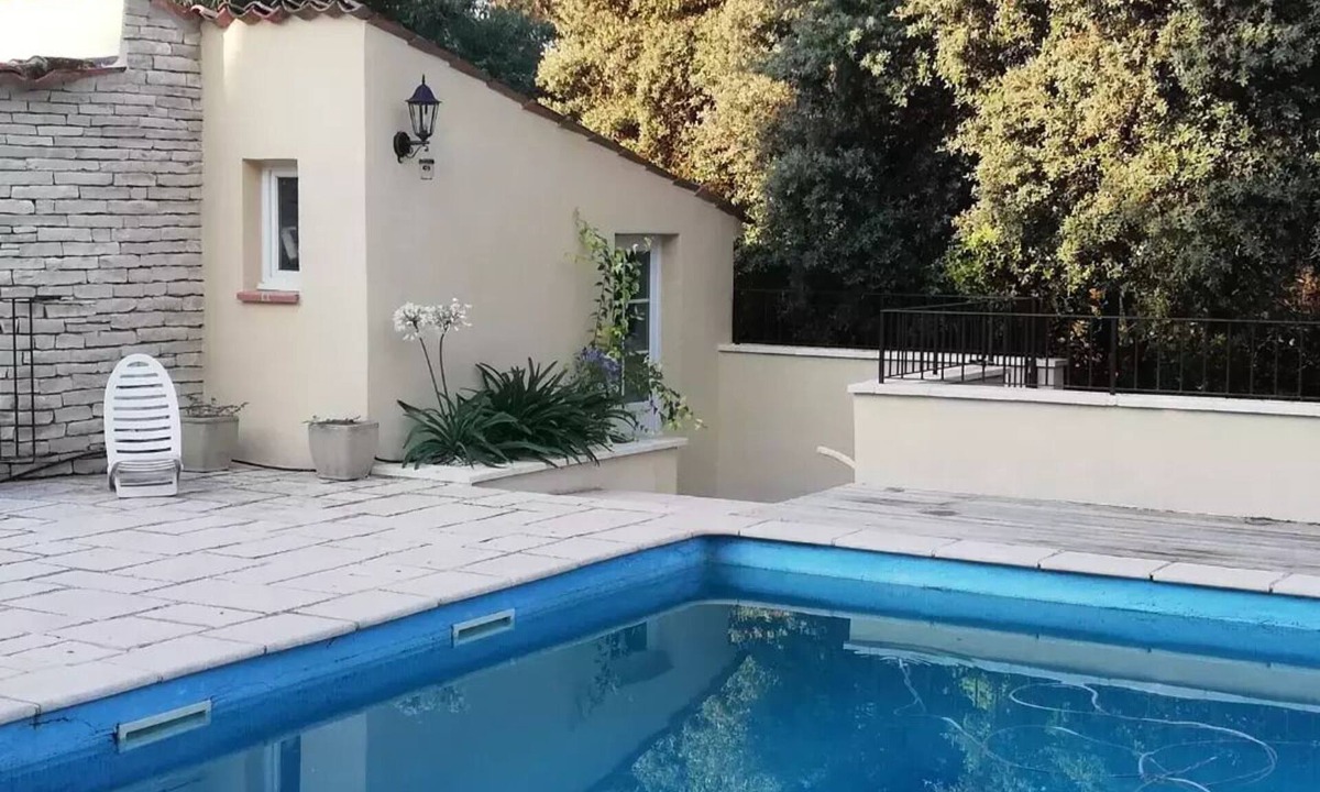 Rognes Cottage | Comfortable independent cottage
