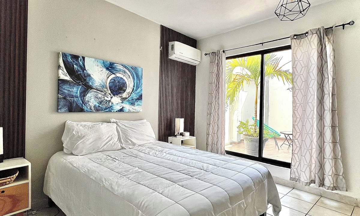 La Salle 2 Apartment | Comfortable modern apartment conveniently located for shopping and dining.