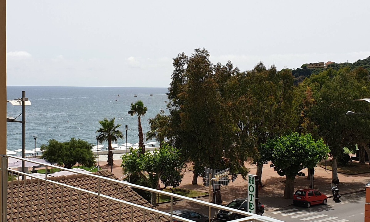 Sapri Apartment | Comfortable one-bedroom apartment with kitchen and level terrace 50 meters from the sea