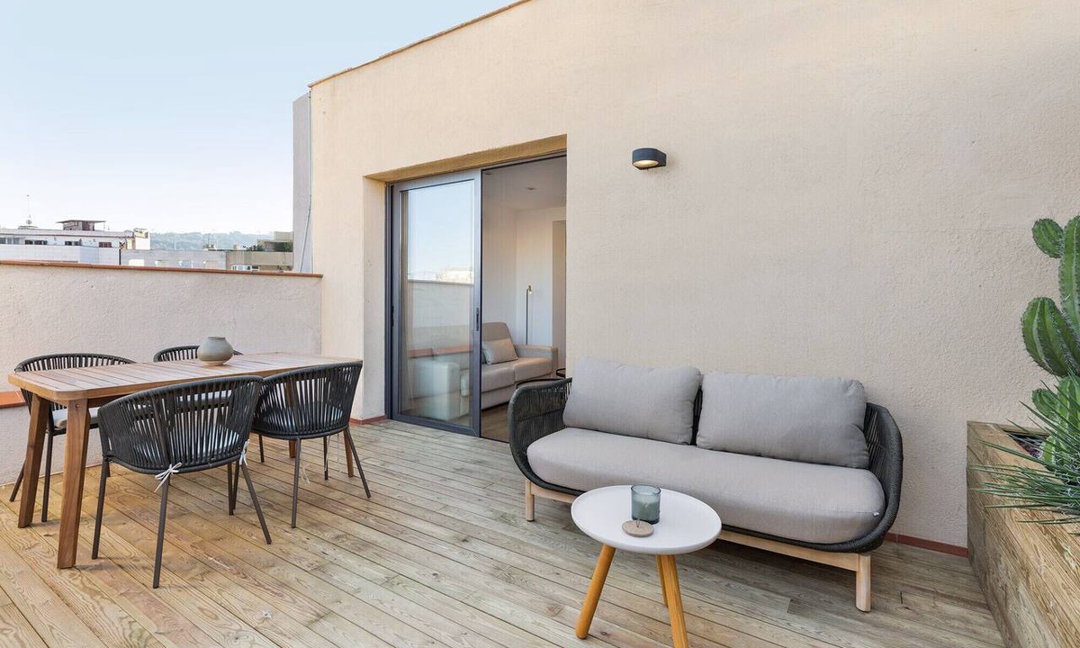 Sant Antoni Apartment | Comfortable penthouse in Plaza España