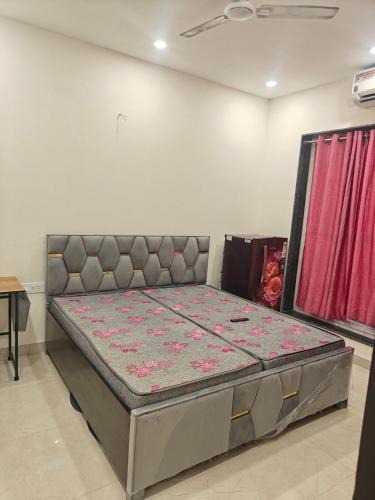Noida Apartment | Comfortable Private Room in a Peaceful Location