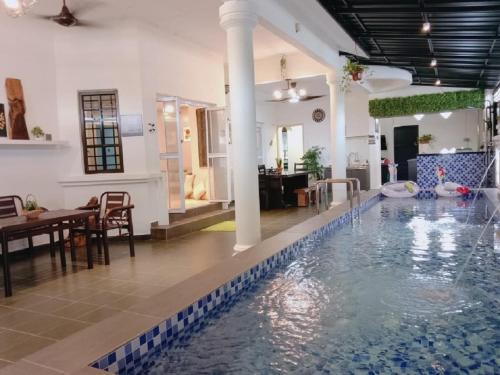 Taman Jati House | Comfortable Private Swimming Pool Homestay Melaka 20 Pax 5R3B