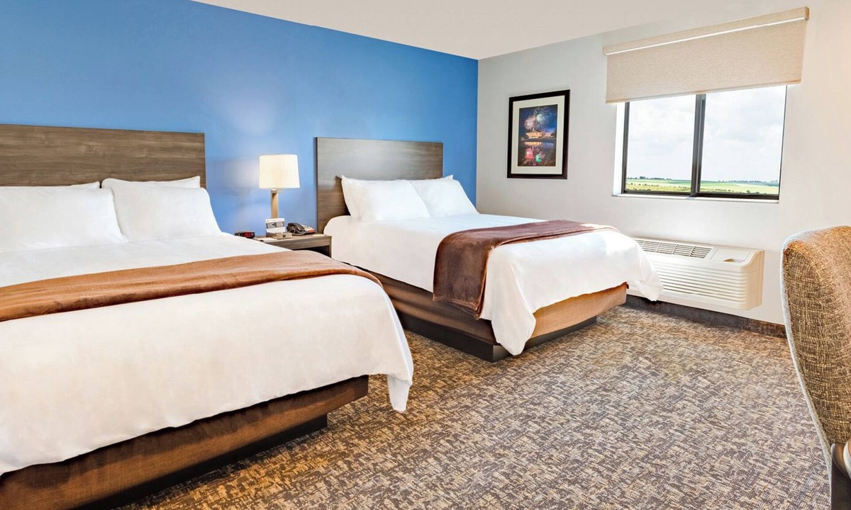 Redding Hotel | Comfortable Redding Stay Close to Parks, Trails & Local Attractions