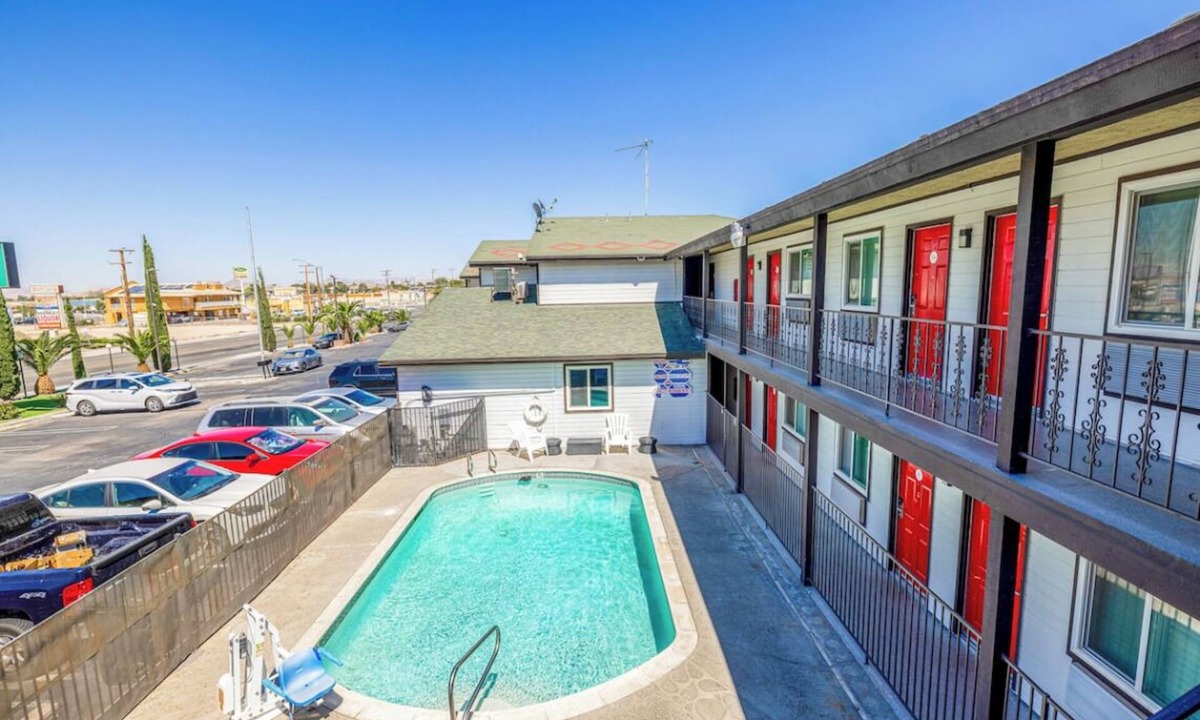 Victorville Hotel | Comfortable Single Room Near I-15 – Great Location