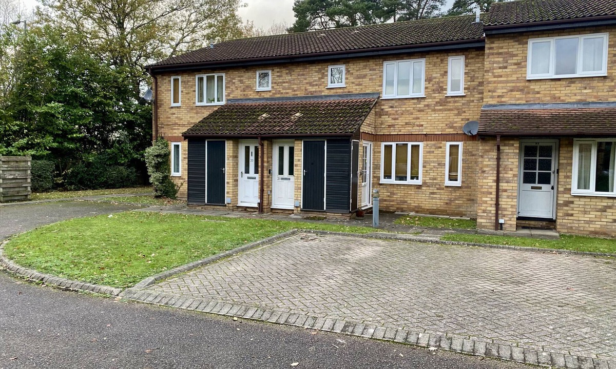 Bracknell Apartment | Comfortable Studio Apartment in Bracknell