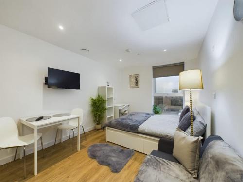 Salford Hotel | Comfortable Studio in Cheltenham