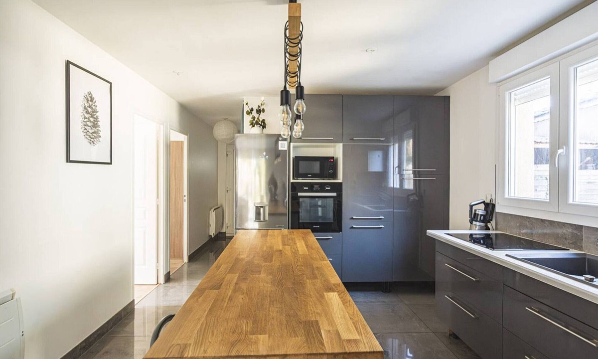 Reims Apartment | Comfortable Terrace Apartment in Reims