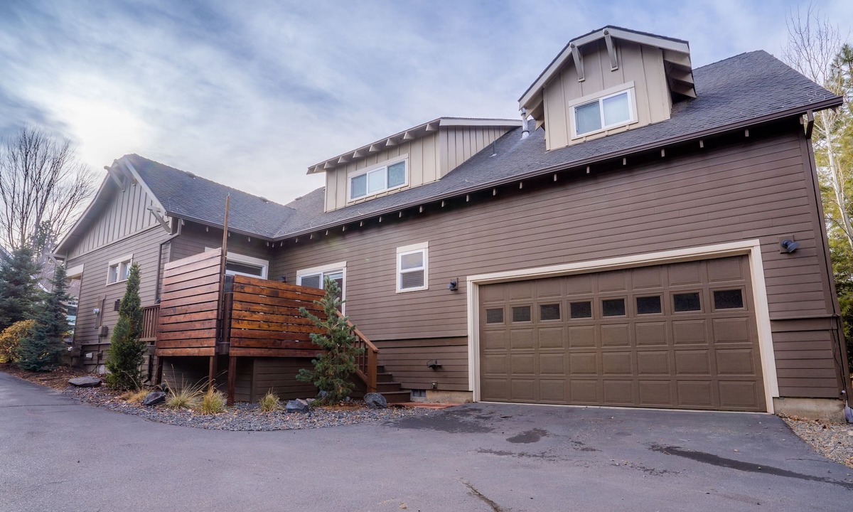 Westbrook Meadows Apartment | Comfortable Townhouse Close to Mt. Bachelor and Downtown
