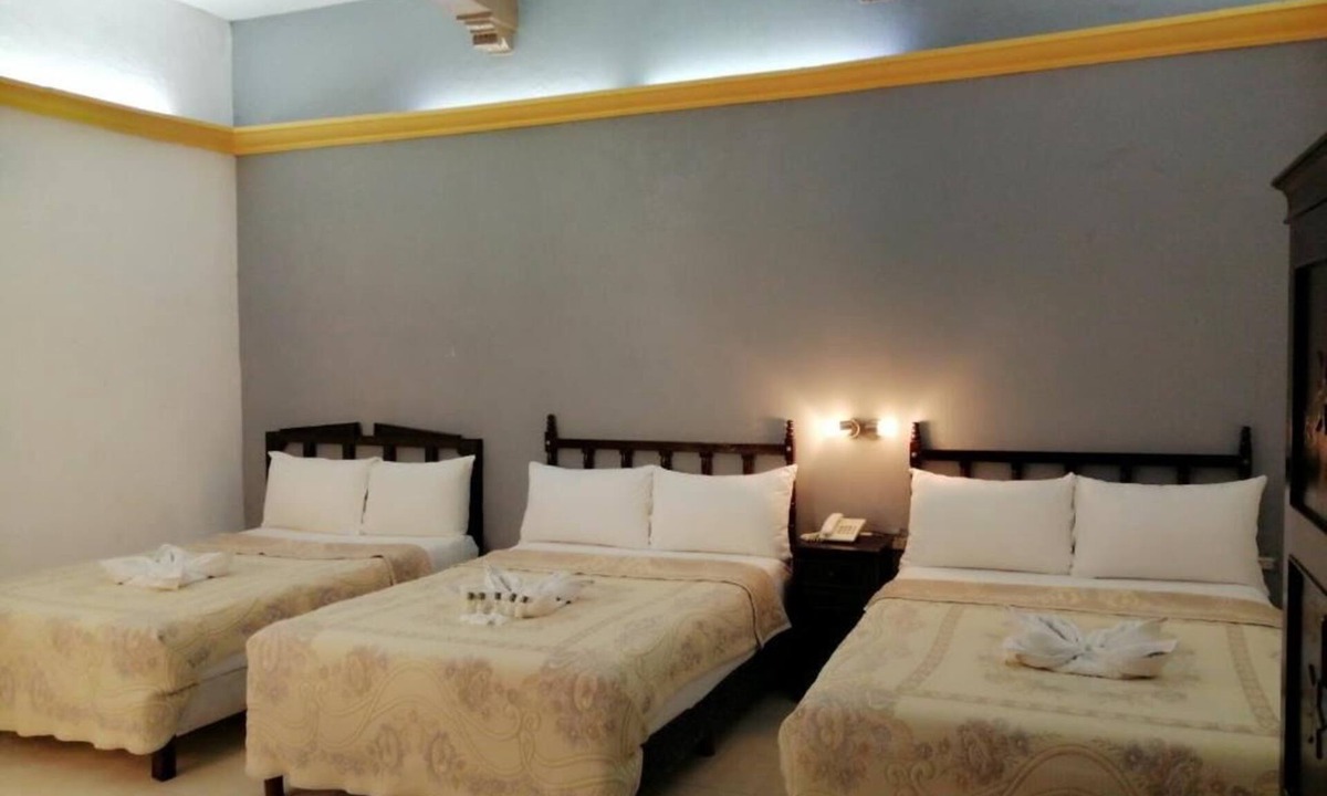 Centro Hotel | Comfortable Triple Room in Mérida — Near Historic Center | Outdoor Pool