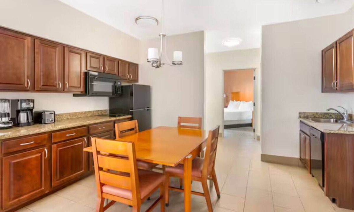 Palo Verde Hotel | Comfortable Tucson Suites w/Kitchen + Pool & Game Room | Near UArizona