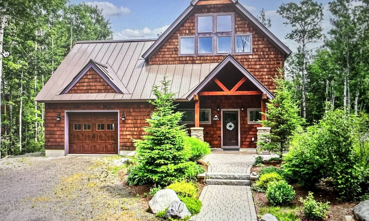 Carrabassett Valley House | Comfortable mountainside living w/large outdoor patio