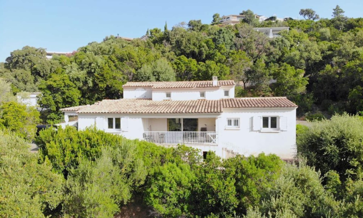 Tarcu House | Comfortable villa rental 8-10 people Tarco seaside