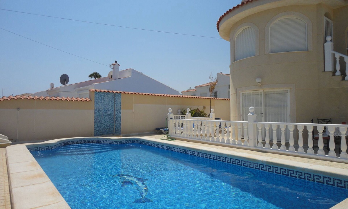 San Fulgencio Villa | Comfortable villa with private swimming pool and garden at 3km from the beach