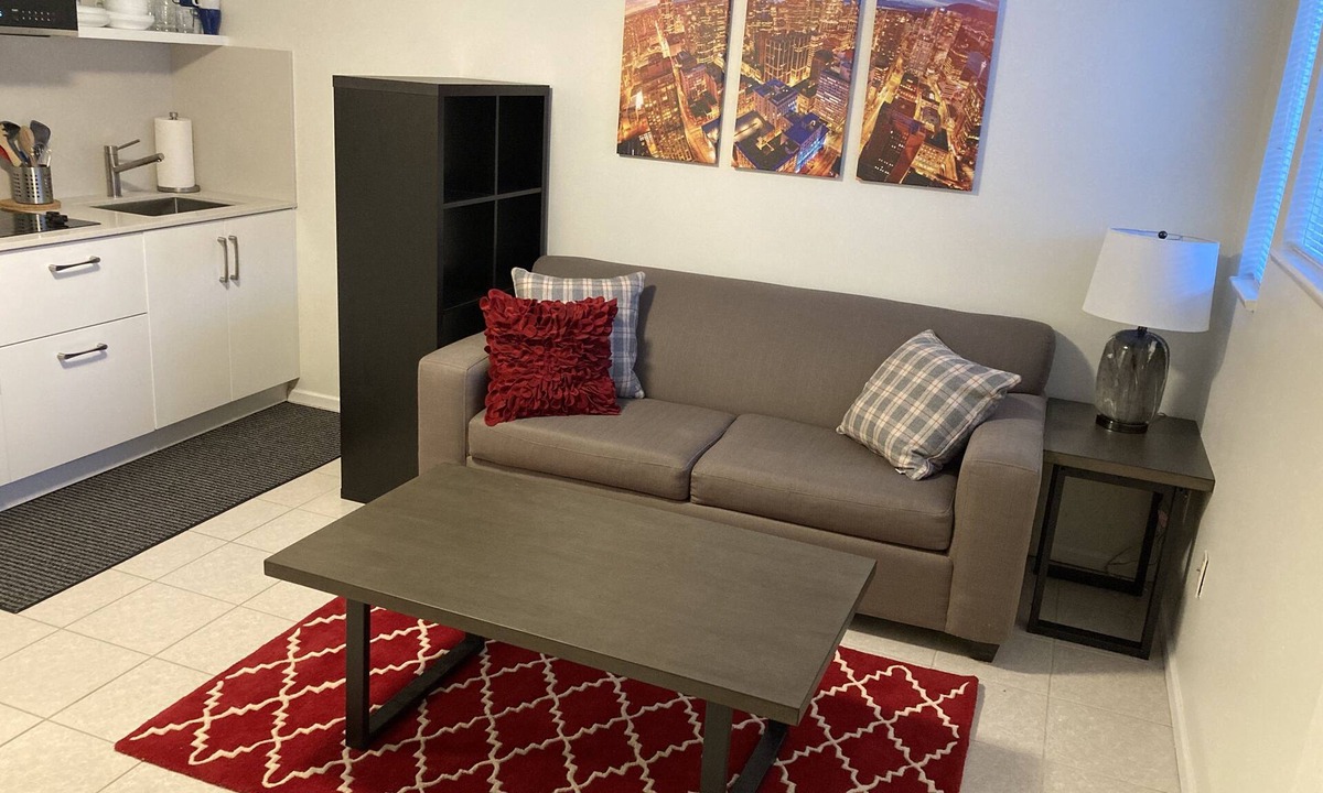 South Cambie Apartment | Comfortable, well located, 2 bedrooms in Vancouver