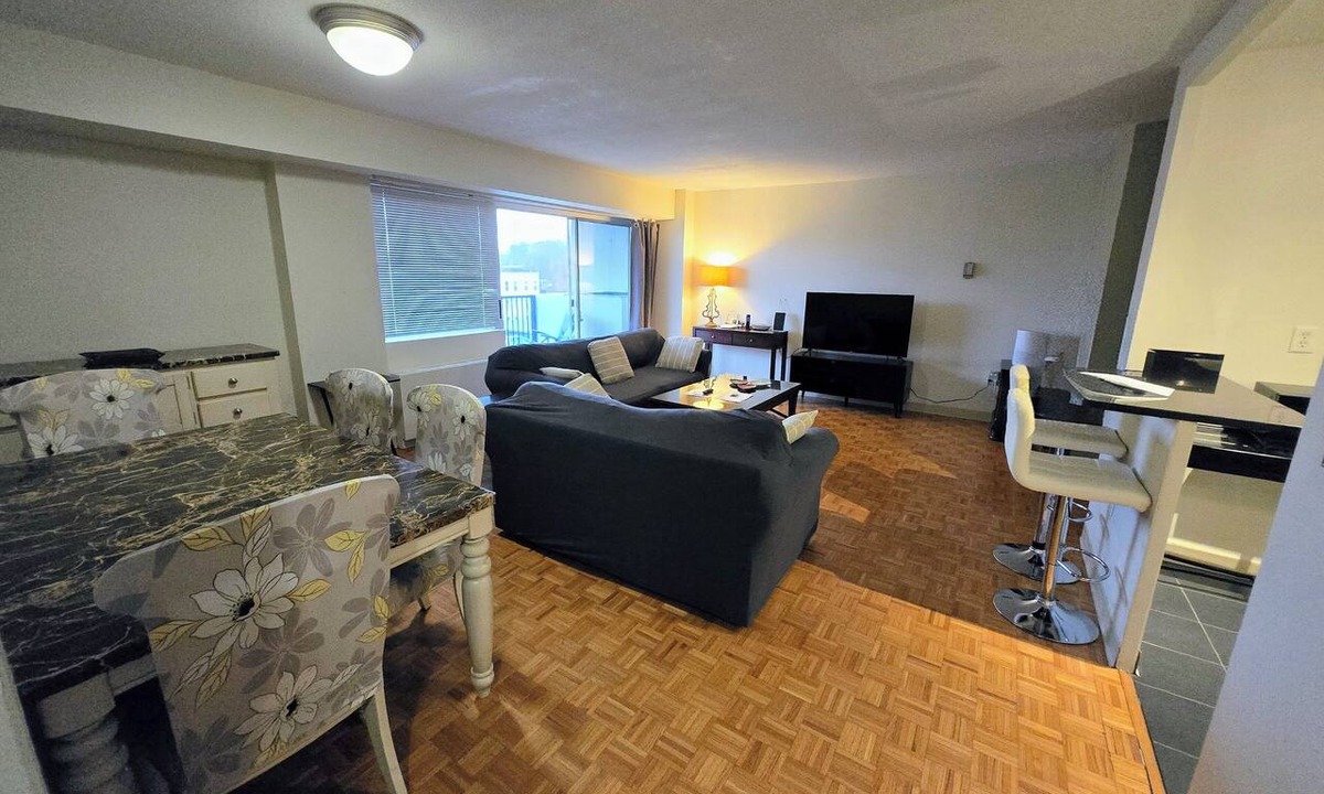 Medical Center Area Apartment | Comfy 2 Bed Apt 6 Min Walk To Boston Children's Hospital, Brigham, Dana Farber.