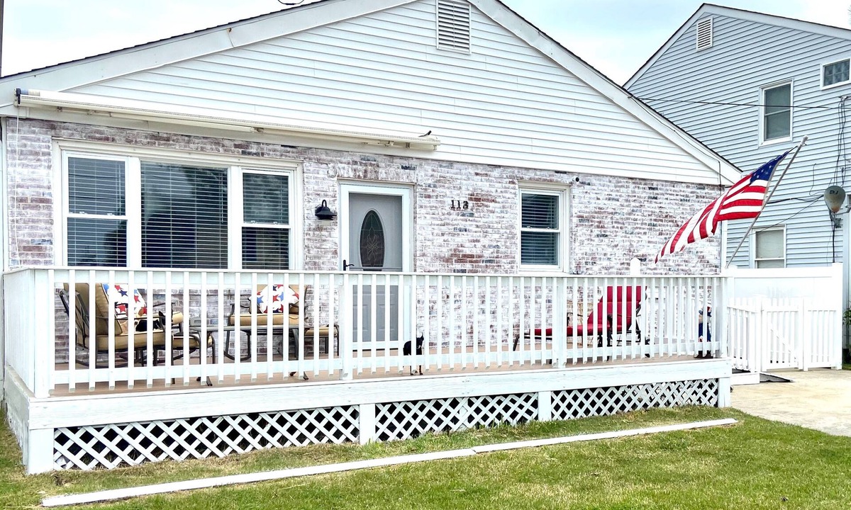 Brigantine House | Comfy and open beach bungalow! 1 block to ocean!