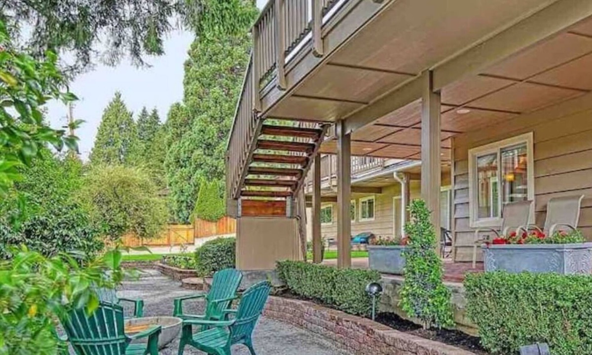 East Lake Hills House | Comfy and spacious 2Br/1Bath guest house at convenient location