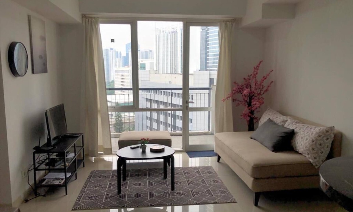 East Kuningan Apartment | Comfy Casa 3 bedrooms apartment next to Kuningan City Mall with city view