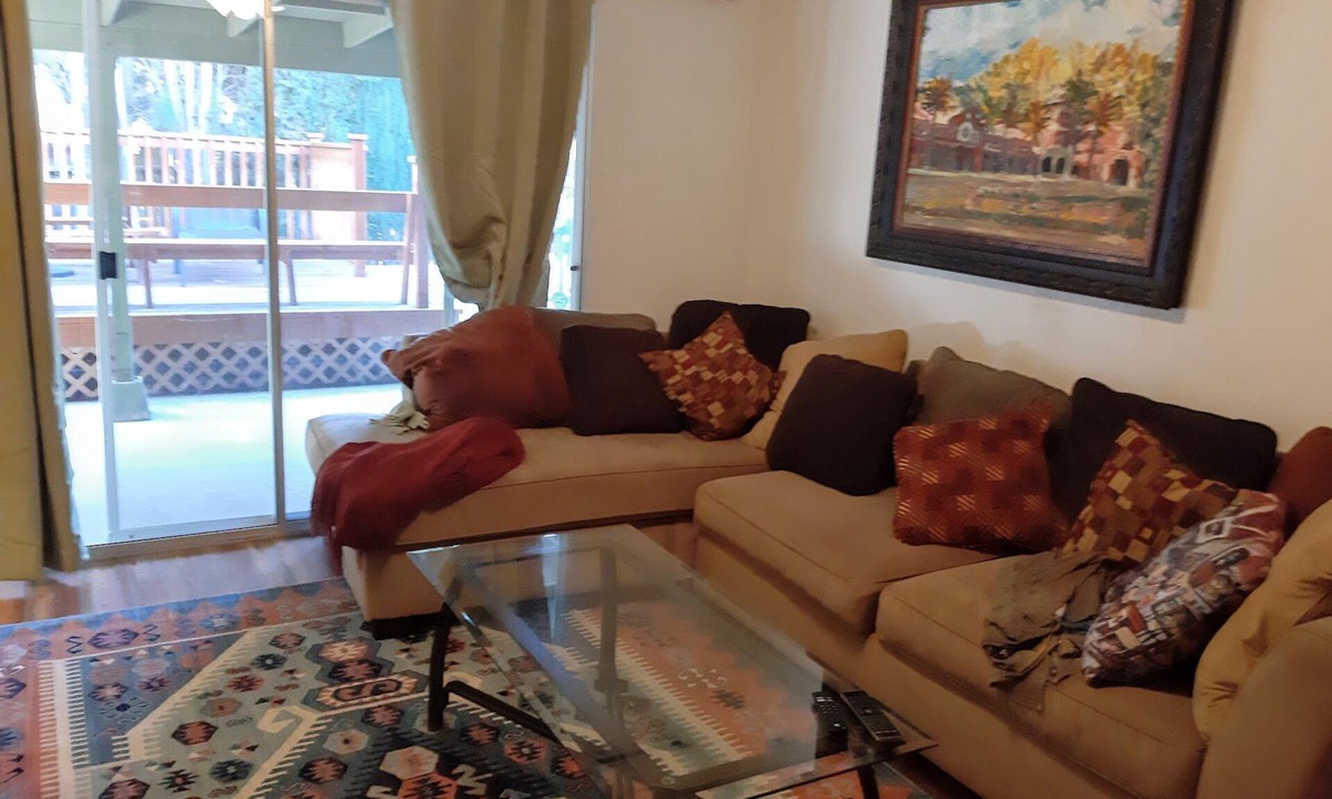 Redlands House | Comfy, Central 2Bd, 2Ba Home: medical professionals, retirees, work from home.
