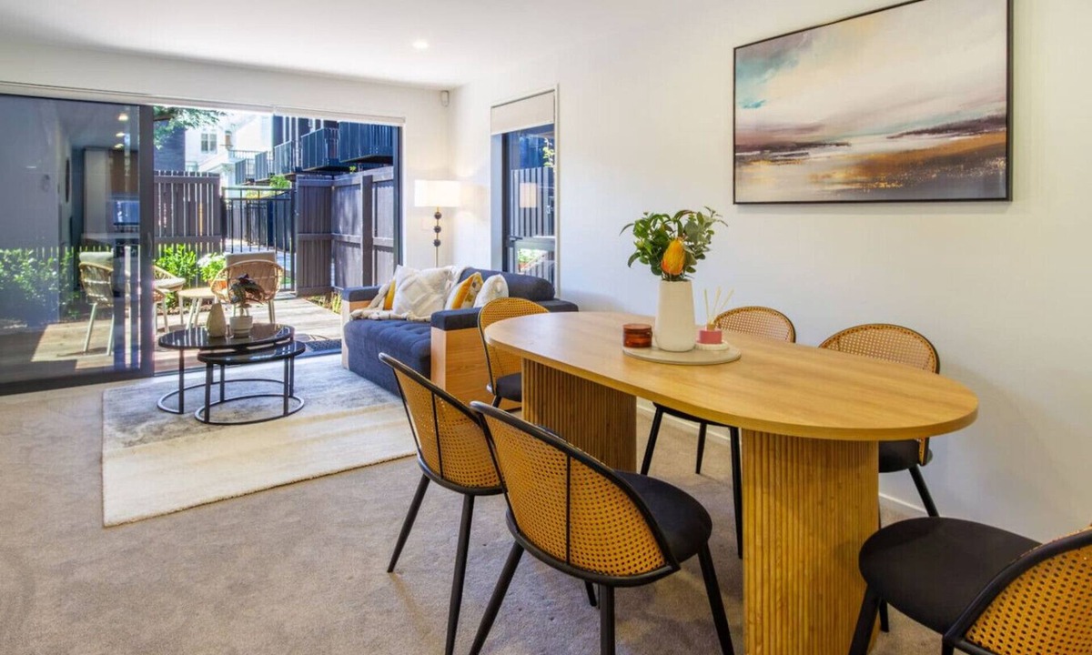 Christchurch City Centre House | Comfy Central City Stay -2BR with Car Park