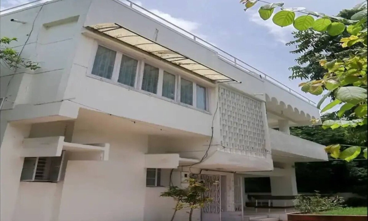 Vadodara House | Comfy cozy sprawling bungalow for leisure/business trip
