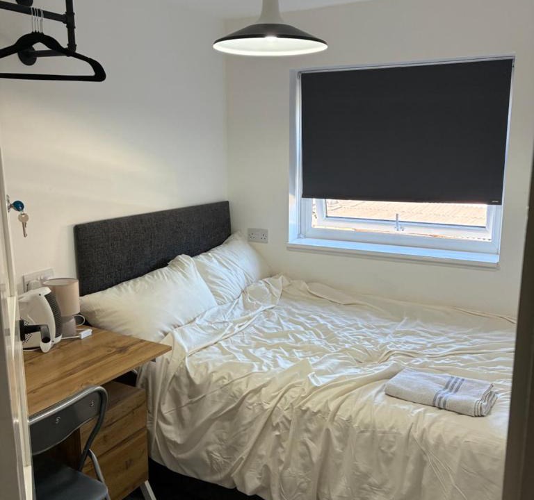 Southampton House | Comfy Double Room 5 Min Walk to Station and Docks