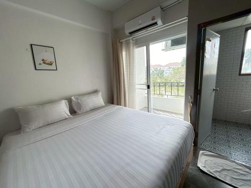 Racha Thewa Hotel | Comfy hotels