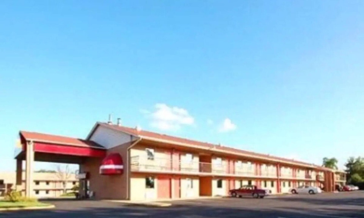 Richburg Hotel | Comfy Room w/Private Bath Near Charlotte Attractions – Relax After Exploring