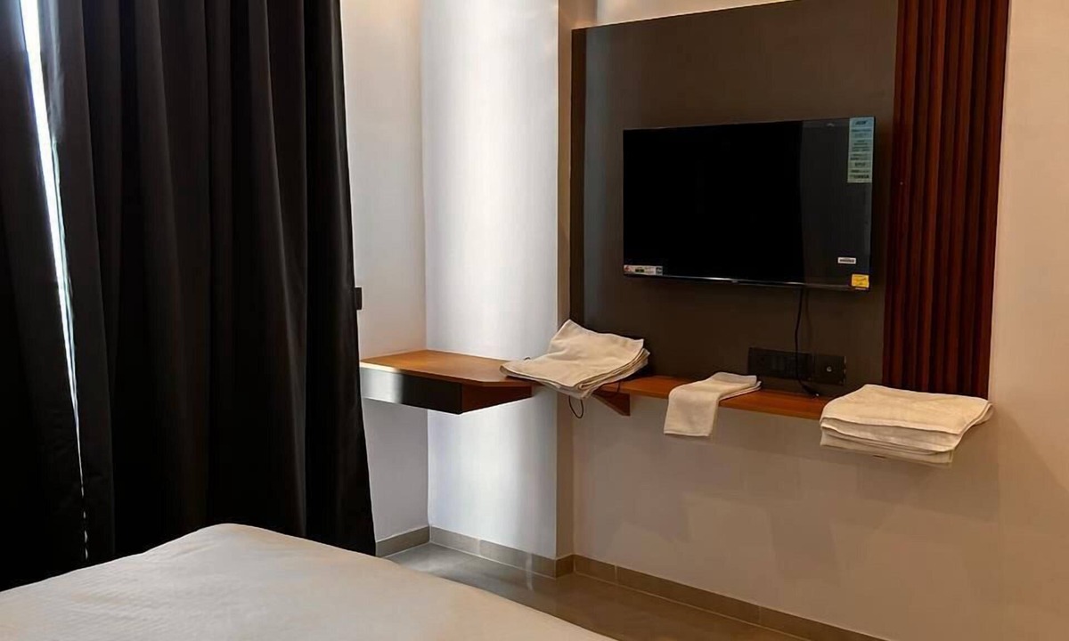 Gomti Nagar Hotel | Comfy Stays