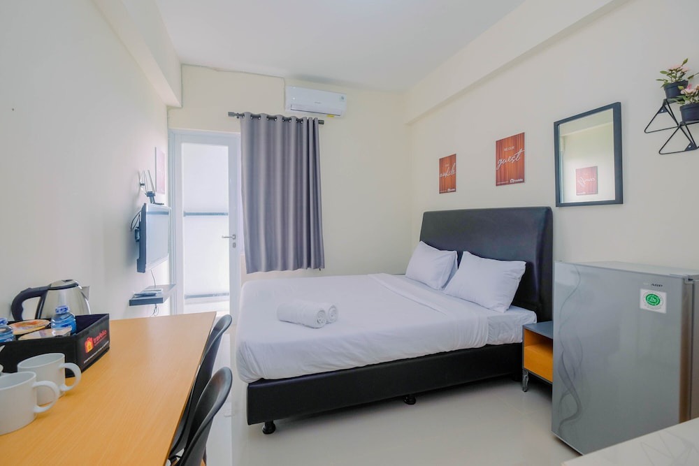 Bogor Hotel | Comfy Studio Bogorienze Resort Apartment Near the Jungle Fest by Travelio