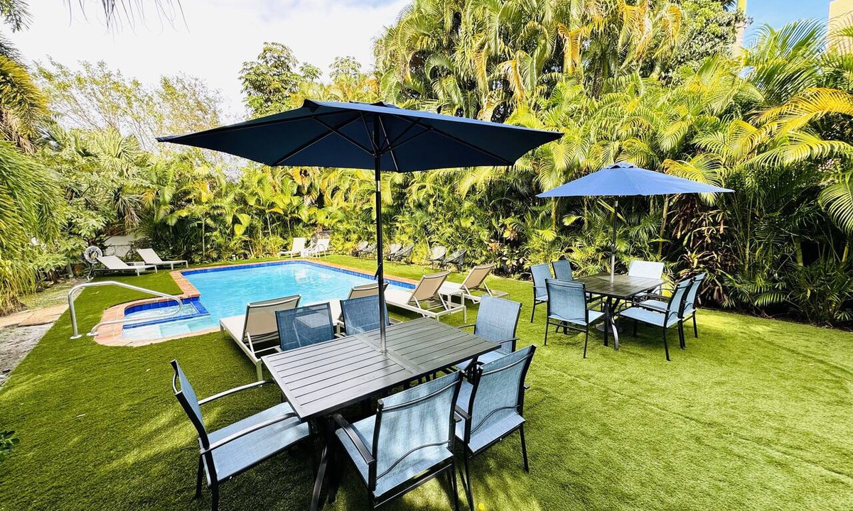 Lake Ridge Apartment | Comfy Studio w/Sofa Bed & Pool Access